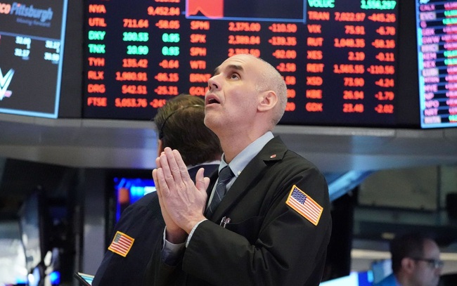 Hồi hộp chờ đợi kết quả bầu cử, Dow Jones tăng hơn 600 điểm, cổ phiếu công nghệ thăng hoa Hồi hộp chờ đợi kết quả bầu cử, Dow Jones tăng hơn 600 điểm, cổ phiếu công nghệ thăng hoa