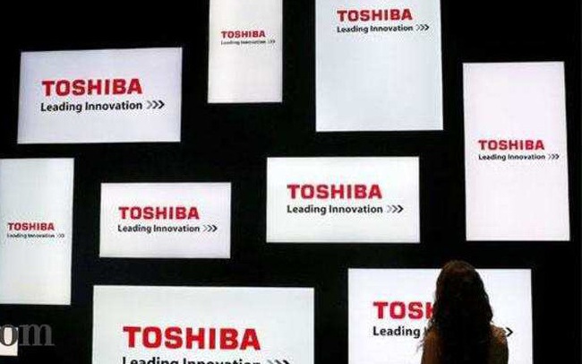Toshiba: Từ gã khổng lồ tới người tý hon