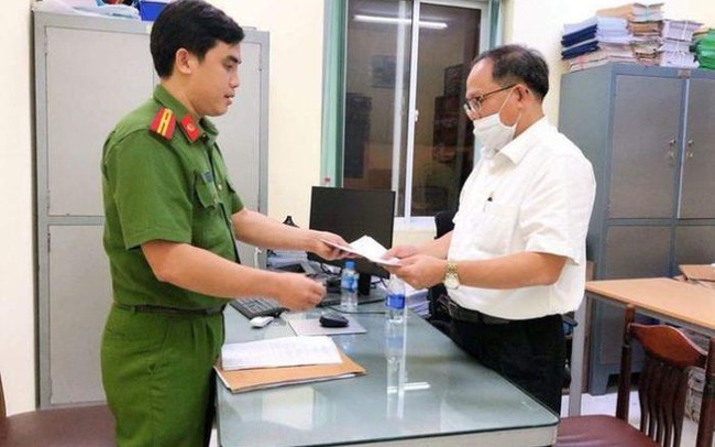 Công an TP HCM tiếp tục bắt một lãnh đạo Sadeco Công an TP HCM tiếp tục bắt một lãnh đạo Sadeco