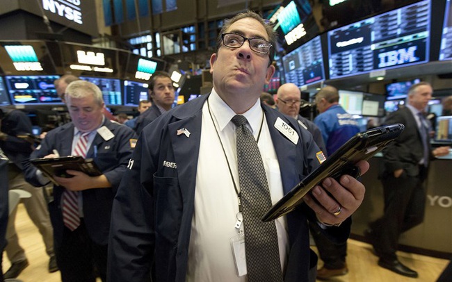 Quốc hội Mỹ thông qua gói kích thích bổ sung, S&P 500 vẫn giảm 3 phiên liên tiếp, Dow Jones mất hơn 200 điểm Quốc hội Mỹ thông qua gói kích thích bổ sung, S&P 500 vẫn giảm 3 phiên liên tiếp, Dow Jones mất hơn 200 điểm