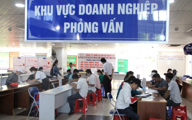 Nghịch lý việc làm thời COVID-19: Đỏ mắt tìm lao động