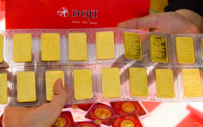 Giá tăng "sốc" rồi lao dốc không phanh: Cảnh báo rủi ro khi đầu tư vàng