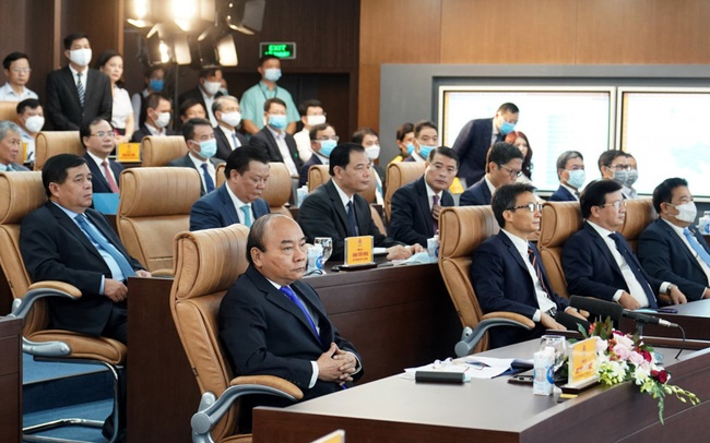 Thủ tướng: 'Các bộ, ngành, địa phương không được cát cứ thông tin, không được làm đẹp số liệu để lấy thành tích'