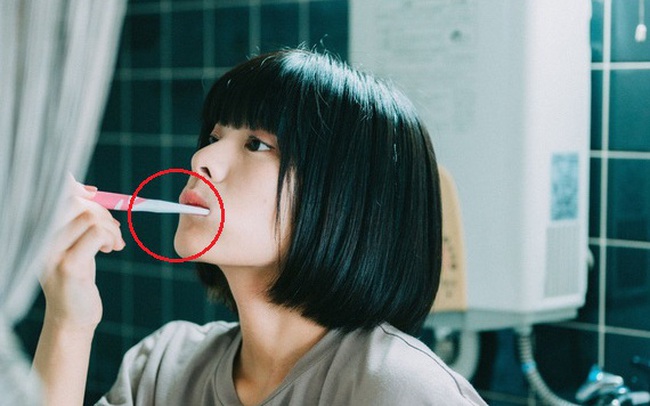 Ai cũng nghĩ rằng bồn cầu là thứ nhất trong nhà nhưng 7 món đồ dưới đây mới thực sự là “ổ vi khuẩn” đầy mầm bệnh Ai cũng nghĩ rằng bồn cầu là thứ nhất trong nhà nhưng 7 món đồ dưới đây mới thực sự là “ổ vi khuẩn” đầy mầm bệnh