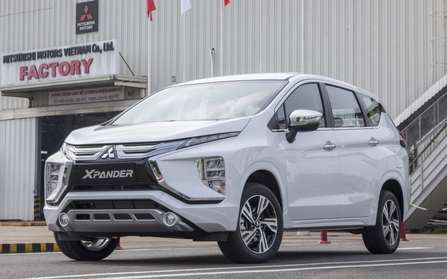 Mitsubishi chơi lớn: Khuyến mại tất tay các dòng xe đang bán ở Việt Nam, Xpander giảm hàng chục triệu, Outlander thêm 'đồ chơi' xịn