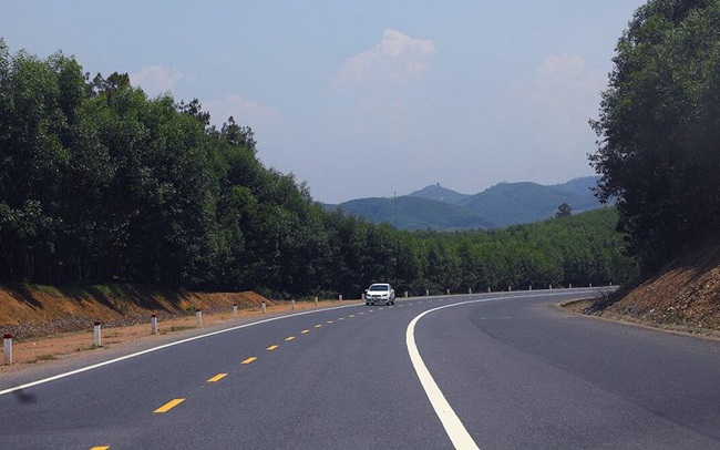 Bộ GTVT nói gì về việc cử tri lo ngại cao tốc Bắc - Nam rơi vào tay nhà thầu kém năng lực?