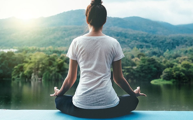 Thiền yoga Kundalini: Thay đổi hoàn toàn cuộc sống chỉ nhờ 12 phút thực hiện phương pháp truyền thống này mỗi ngày