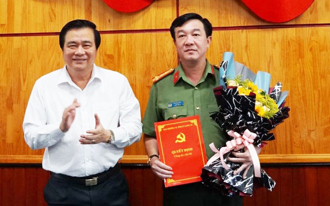 Công bố quyết định của Ban Bí thư Trung ương Đảng về công tác cán bộ Công bố quyết định của Ban Bí thư Trung ương Đảng về công tác cán bộ