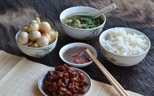 3 kiểu ăn cơm cực tai hại mà người Việt cần phải từ bỏ ngay trước khi làm "mòn bao tử" và rước thêm cả tá bệnh cho mình 3 kiểu ăn cơm cực tai hại mà người Việt cần phải từ bỏ ngay trước khi làm "mòn bao tử" và rước thêm cả tá bệnh cho mình