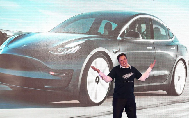 Tesla lên kế hoạch sản giảm giá xe điện xuống còn 600 triệu đồng