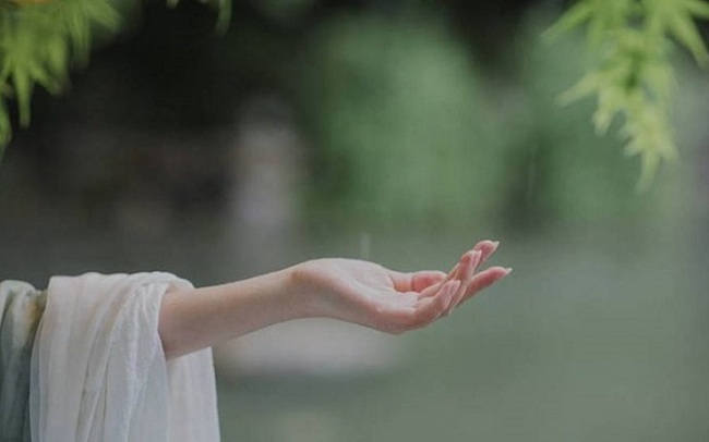 Một đời quá ngắn, đừng lãng phí thời gian cho những người không đáng! Một đời quá ngắn, đừng lãng phí thời gian cho những người không đáng!