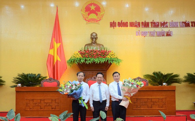 Thủ tướng phê chuẩn bầu bổ sung 2 Phó Chủ tịch tỉnh Hòa Bình Thủ tướng phê chuẩn bầu bổ sung 2 Phó Chủ tịch tỉnh Hòa Bình