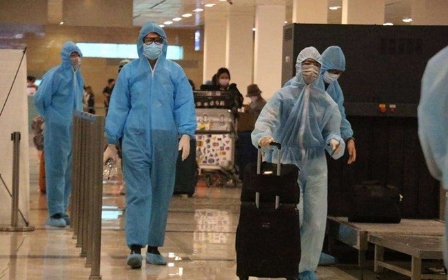 Đưa hơn 230 công dân Việt Nam từ Singapore về nước