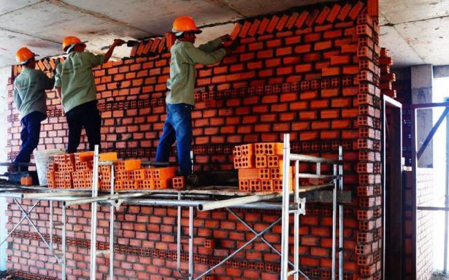 Thất nghiệp, hướng dẫn viên du lịch làm shipper, thợ xây… để mưu sinh Thất nghiệp, hướng dẫn viên du lịch làm shipper, thợ xây… để mưu sinh