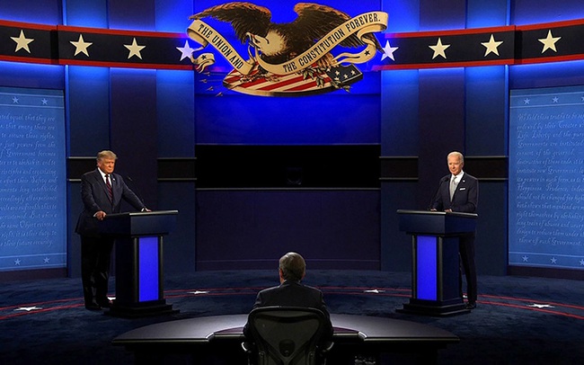 Ông Biden mắng ông Trump: "Có im đi không" Ông Biden mắng ông Trump: "Có im đi không"