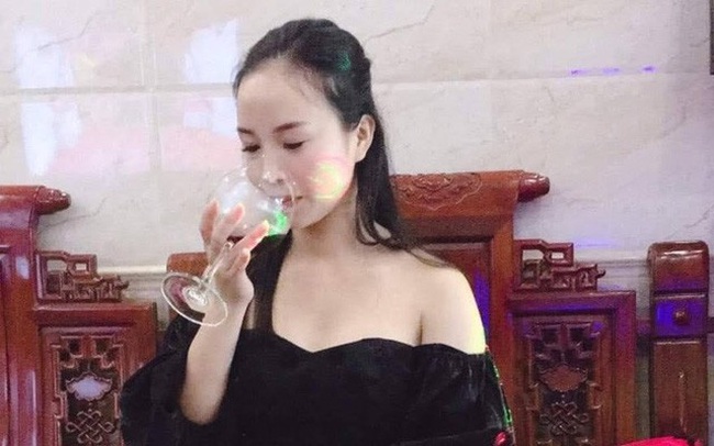 Bắt "hotgirl" điều hành đường dây đánh bạc với số tiền giao dịch 126 tỉ đồng Bắt "hotgirl" điều hành đường dây đánh bạc với số tiền giao dịch 126 tỉ đồng