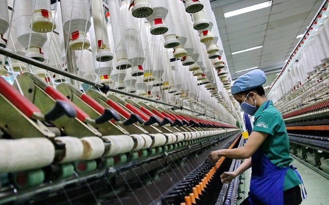 Nhiều doanh nghiệp dệt may Việt Nam chỉ nhận đơn theo từng tháng, thậm chí từng tuần