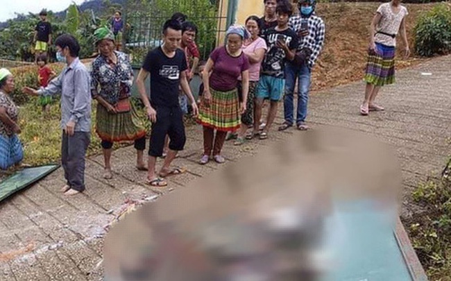 Sập cổng trường làm 3 HS tử vong: Cổng nằm trên nền dốc, mặt đất mềm nhão vì nhiều ngày mưa Sập cổng trường làm 3 HS tử vong: Cổng nằm trên nền dốc, mặt đất mềm nhão vì nhiều ngày mưa