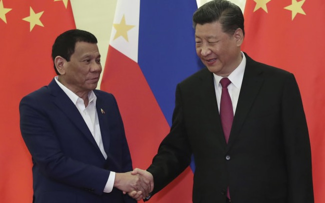 CNBC: 4 năm trôi qua, Tổng thống Philippines vẫn phải vật lộn chứng tỏ lợi ích của việc thân Trung Quốc CNBC: 4 năm trôi qua, Tổng thống Philippines vẫn phải vật lộn chứng tỏ lợi ích của việc thân Trung Quốc