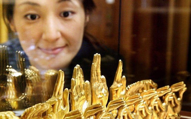 Chuyên gia cảnh báo việc đổ xô mua vàng: Có thể ôm lỗ lớn Chuyên gia cảnh báo việc đổ xô mua vàng: Có thể ôm lỗ lớn