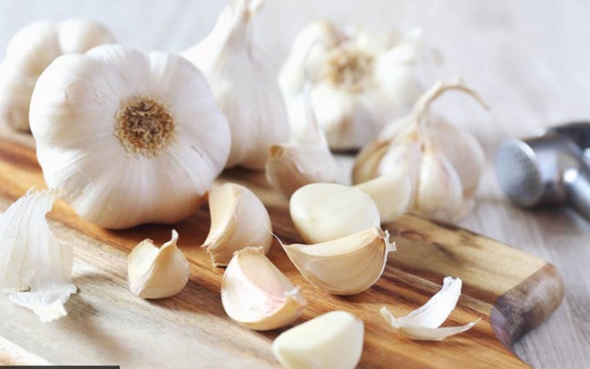 Tỏi tốt như thế nào? "Vạch trần" sai lầm khi ăn tỏi làm mất dưỡng chất quý nhiều người mắc Tỏi tốt như thế nào? "Vạch trần" sai lầm khi ăn tỏi làm mất dưỡng chất quý nhiều người mắc