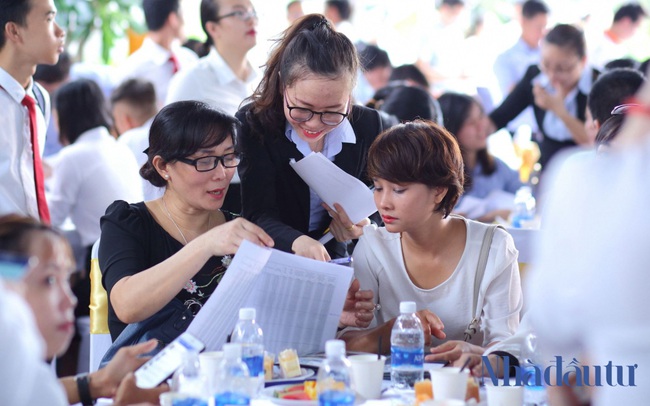 'Cuộc đua tuyển người' của doanh nghiệp môi giới bất động sản