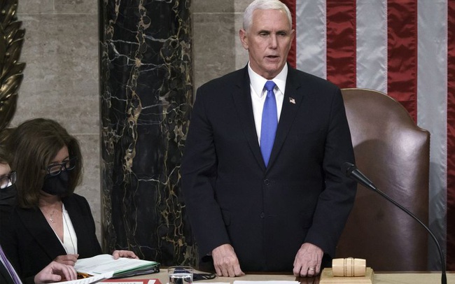 Thẳng thừng tuyên bố không tìm cách phế truất Tổng thống Trump, ông Pence có nước đi không thể chê trách Thẳng thừng tuyên bố không tìm cách phế truất Tổng thống Trump, ông Pence có nước đi không thể chê trách