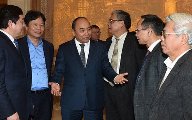 Thủ tướng: "Chúng ta không được vấp ngã để kinh tế tụt dốc" Thủ tướng: "Chúng ta không được vấp ngã để kinh tế tụt dốc"