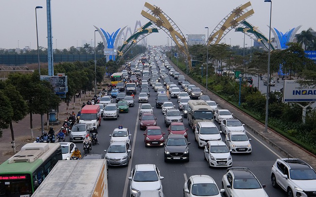 Cầu Nhật Tân 'thất thủ' trong ngày cuối nghỉ Tết Dương lịch Cầu Nhật Tân 'thất thủ' trong ngày cuối nghỉ Tết Dương lịch