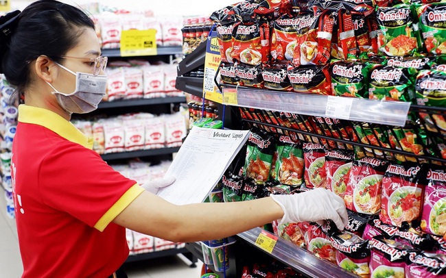 Đóng cửa gần 700 cửa hàng kém hiệu quả, chiến lược 'dọn cỏ dại' là chìa khóa giúp VinCommerce đạt EBTIDA dương Đóng cửa gần 700 cửa hàng kém hiệu quả, chiến lược 'dọn cỏ dại' là chìa khóa giúp VinCommerce đạt EBTIDA dương
