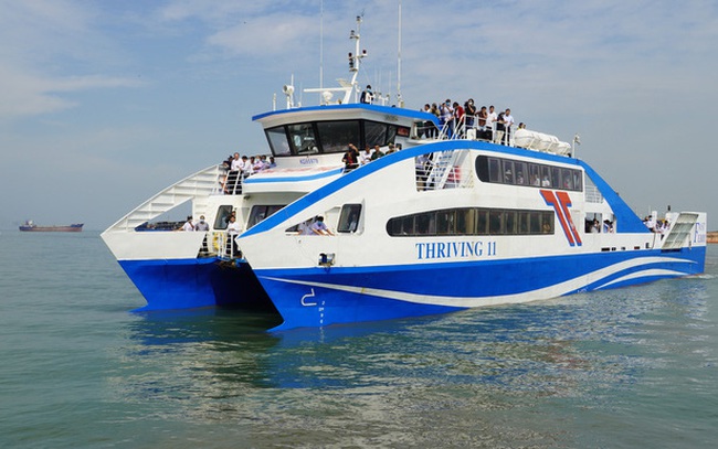 CLIP: Phà biển Cần Giờ - Vũng Tàu rẽ sóng đón khách với giá 70.000 đồng/người