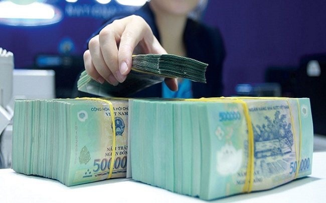 Người dân "chê" gửi tiền vì lãi suất quá thấp, ngân hàng tung chiêu mới hút khách
