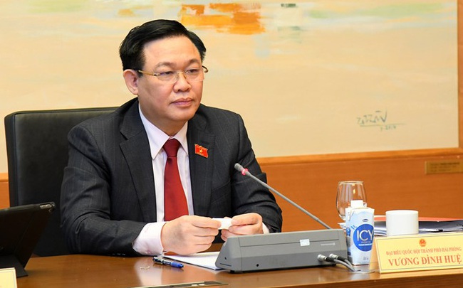 Chủ tịch Quốc hội: Cuộc sống không có bảo hiểm như đi cầu thang không có tay vịn, nhưng cần bình đẳng giữa người mua và người bán Chủ tịch Quốc hội: Cuộc sống không có bảo hiểm như đi cầu thang không có tay vịn, nhưng cần bình đẳng giữa người mua và người bán