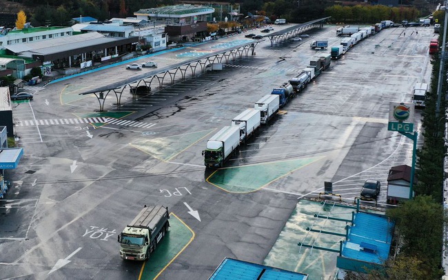 'Vật lộn' với tình trạng thiếu urê khi Trung Quốc siết chặt xuất khẩu, Hàn Quốc nhập khẩn cấp 200 tấn urê từ Việt Nam
