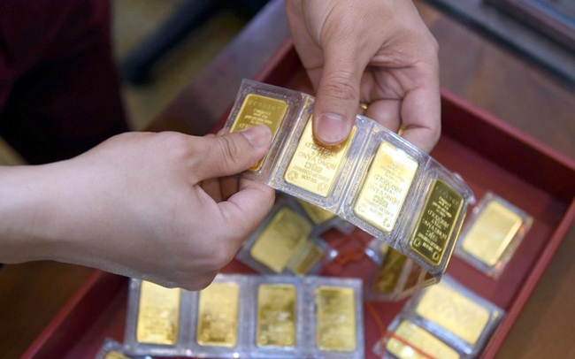 Giá vàng trong nước nhảy vọt, vượt mốc 60 triệu đồng/lượng