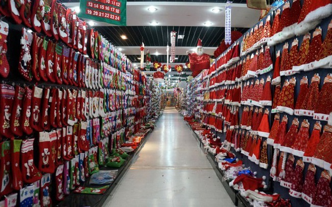 Mùa giáng sinh sắp đến, dân buôn Mỹ chi hàng triệu USD bao máy bay sang Trung Quốc "đánh hàng"