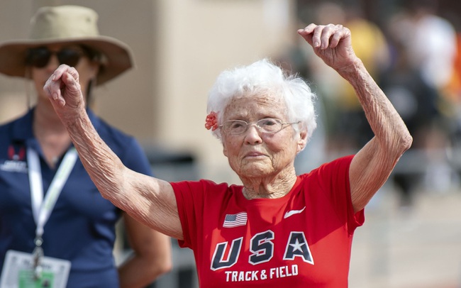 Không ai có thể tin cụ bà 105 tuổi có thể phá vỡ kỷ lục chạy 100m nhưng bí quyết và thói quen sống thọ của bà khiến tất cả vỡ oà vì chẳng mấy người làm được