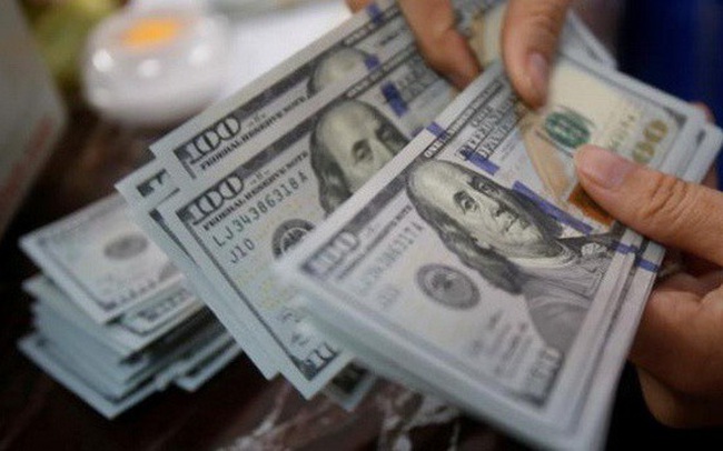 Tỷ giá trung tâm giảm mạnh bất chấp đồng USD đi lên