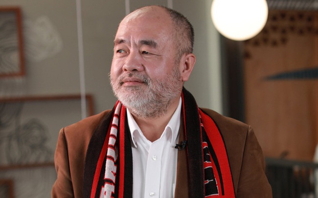 Là bạn học với 