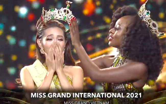 CHÍNH THỨC: Thuỳ Tiên đăng quang Hoa hậu Hòa bình Thế giới 2021, thành tích đỉnh nhất trong lịch sử nhan sắc Việt