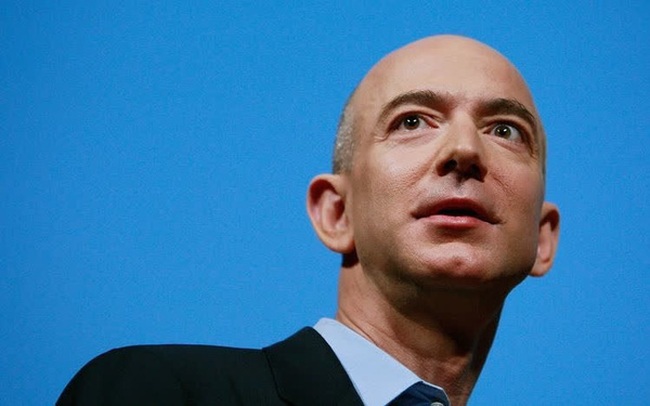 Chỉ nhờ tìm ra một số liệu, bộ não tài năng của "nhân viên phố Wall" Jeff Bezos đã "nảy số" về một Amazon tương lai, biến ông thành tỷ phú giàu nhất thế giới