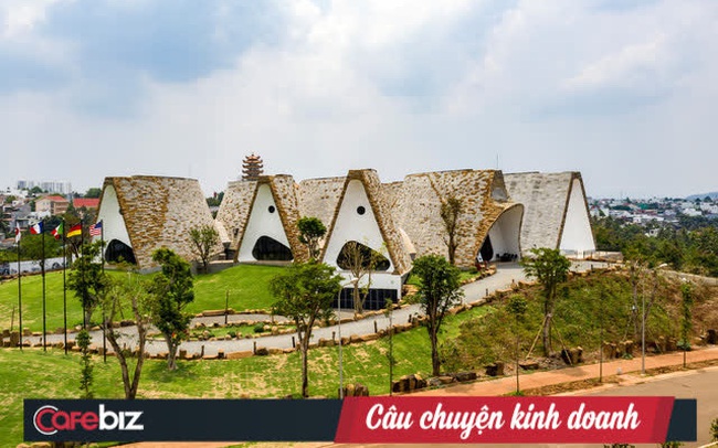 Bên trong Bảo tàng cà phê thuộc dự án BĐS đầu tiên của Trung Nguyên: Hơn 10.000 hiện vật từ khắp thế giới, giúp Buôn Ma Thuột tăng 40% du khách Bên trong Bảo tàng cà phê thuộc dự án BĐS đầu tiên của Trung Nguyên: Hơn 10.000 hiện vật từ khắp thế giới, giúp Buôn Ma Thuột tăng 40% du khách
