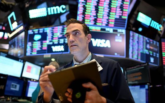 Nhà đầu tư đổ xô đến cổ phiếu giá trị, S&P 500 và Nasdaq đồng loạt rớt điểm