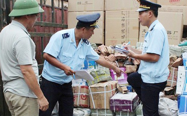 Bóc trần thủ đoạn chiếm đoạt hàng trăm tỷ tiền thuế của 2 doanh nghiệp Bóc trần thủ đoạn chiếm đoạt hàng trăm tỷ tiền thuế của 2 doanh nghiệp