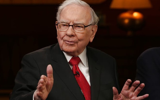 Hé lộ những bước đi mới nhất của Warren Buffett: Berkshire tiếp tục mua lượng cổ phiếu quỹ kỷ lục, tuyên bố 90 tuổi vẫn còn quá sớm để nghỉ hưu Hé lộ những bước đi mới nhất của Warren Buffett: Berkshire tiếp tục mua lượng cổ phiếu quỹ kỷ lục, tuyên bố 90 tuổi vẫn còn quá sớm để nghỉ hưu