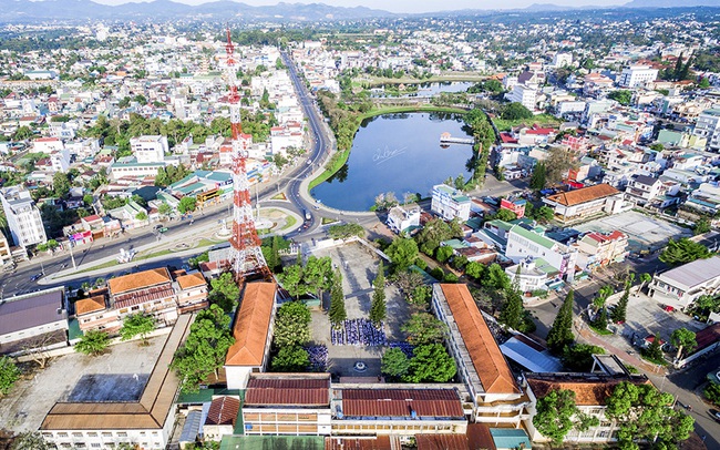 Hàng loạt Tập đoàn BĐS lớn như T&T Group, Him Lam, Văn Phú, Ecopark, Tân Hoàng Minh...đang ồ ạt đổ về tạo nên những cơn sốt cục bộ cho thị trường BĐS nơi đây