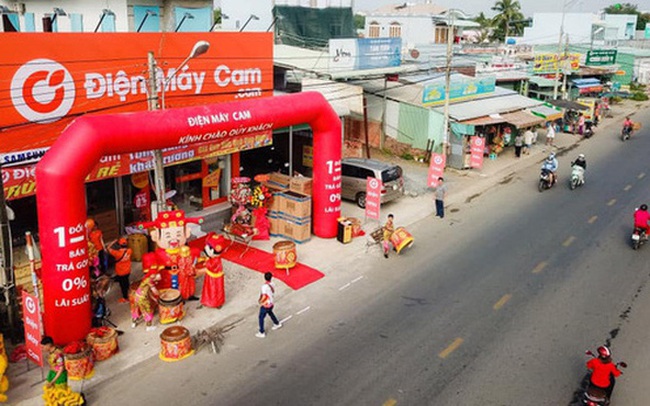 Bỗng dưng xuất hiện những người anh em "cùng cha khác bố" với Highlands, Phúc Long và cả Điện máy Xanh Bỗng dưng xuất hiện những người anh em "cùng cha khác bố" với Highlands, Phúc Long và cả Điện máy Xanh