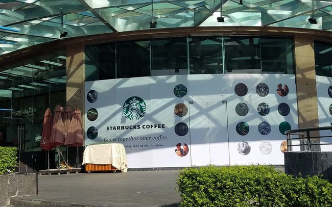 Covid-19 khiến Starbucks chú trọng nguồn khách nội nhiều hơn, đặt cửa hàng tại các quận mới thay vì co cụm quận trung tâm Covid-19 khiến Starbucks chú trọng nguồn khách nội nhiều hơn, đặt cửa hàng tại các quận mới thay vì co cụm quận trung tâm
