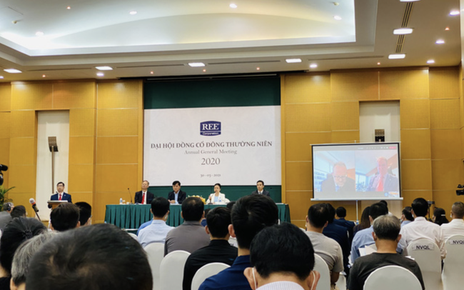 Chủ tịch REE - bà Nguyễn Thị Mai Thanh: Năm 2021 cơ hội M&A cực kỳ lớn, dù cổ phiếu tăng phi mã nhưng vẫn chưa phản ánh đúng giá trị Công ty Chủ tịch REE - bà Nguyễn Thị Mai Thanh: Năm 2021 cơ hội M&A cực kỳ lớn, dù cổ phiếu tăng phi mã nhưng vẫn chưa phản ánh đúng giá trị Công ty