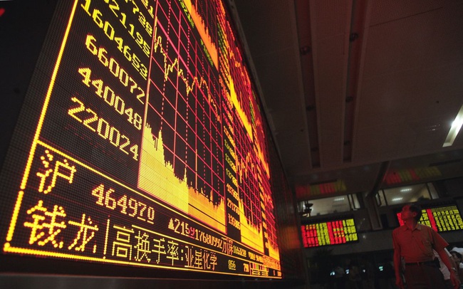 TTCK Trung Quốc 'rực lửa', chỉ số chính rơi vào vùng điều chỉnh, một loạt cổ phiếu giảm kịch biên độ